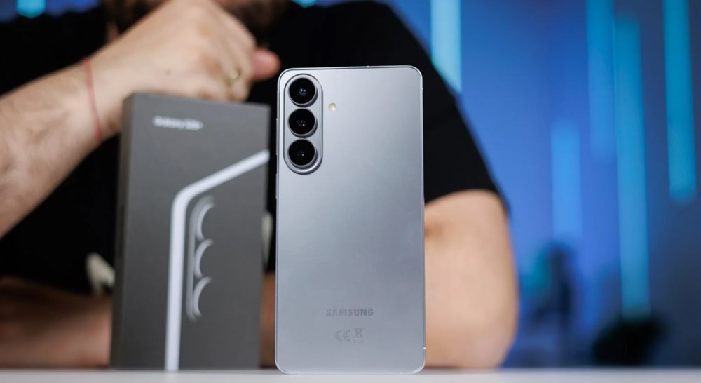 Galaxy S26 gây thất vọng: Khi Samsung dồn mọi ánh nhìn vào bản Ultra - ảnh 1