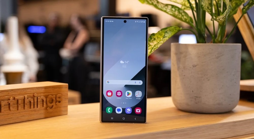 iPhone màn hình gập có thể rẻ hơn dự đoán, chỉ từ 1.999USD - ảnh 1