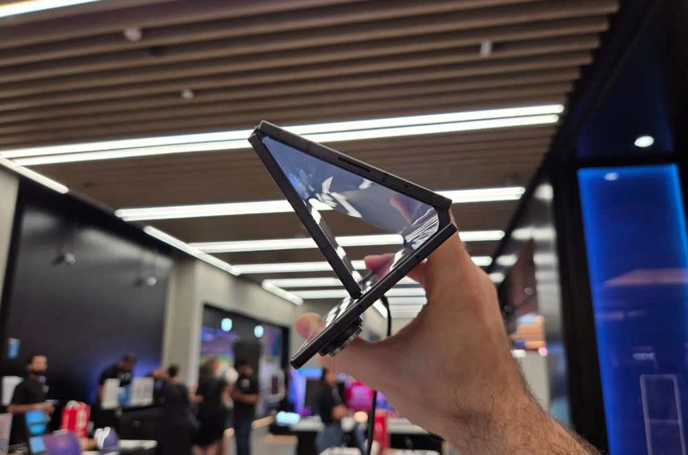 Vì sao điện thoại gập ngày càng bán chạy dù giá cao? - ảnh 2