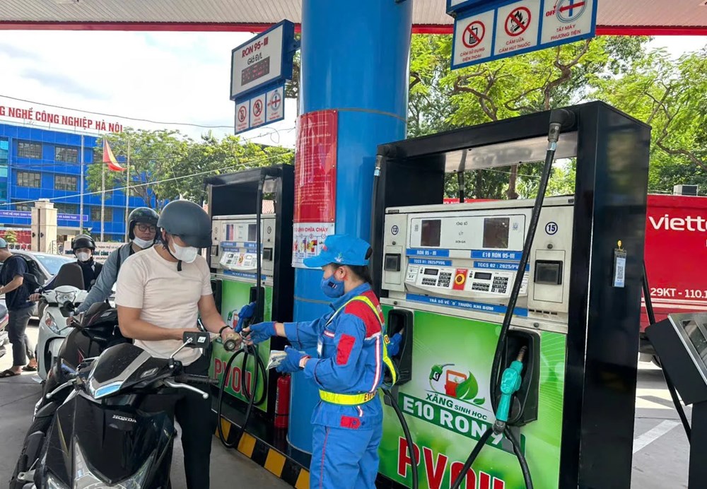 Giá xăng dầu trong nước đồng loạt giảm mạnh từ 14h ngày 25.3 - ảnh 1