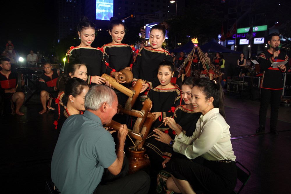Sắc màu văn hóa Tây Nguyên giữa lòng Thành phố mang tên Bác - ảnh 3