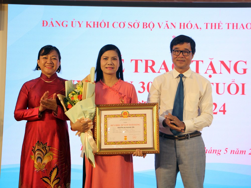Biểu dương các tập thể, cá nhân thực hiện tốt việc học tập và làm theo Bác - ảnh 3