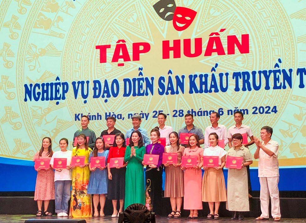 Bế mạc tập huấn nghiệp vụ đạo diễn sân khấu truyền thống - ảnh 1