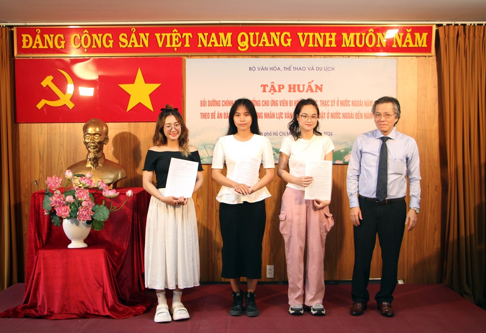 Tập huấn bồi dưỡng chính trị, tư tưởng cho ứng viên đi học nước ngoài lĩnh vực văn hóa-nghệ thuật - ảnh 1