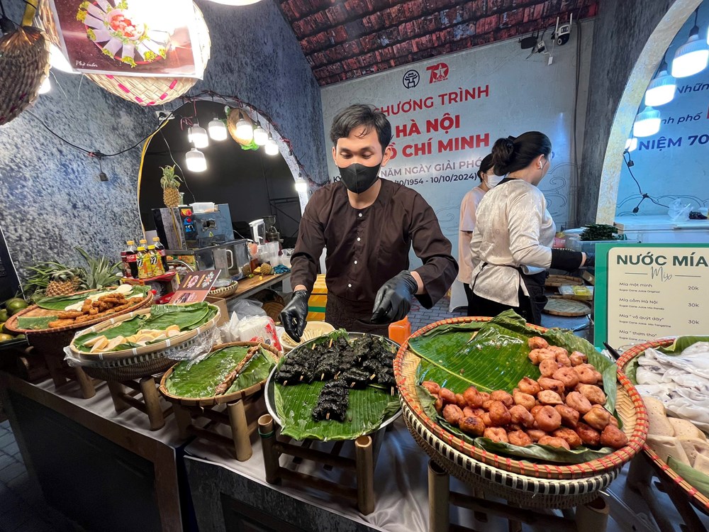 Thưởng lãm phố nghề, làng nghề cùng tinh hoa ẩm thực Hà Nội tại Thành phố mang tên Bác - ảnh 2