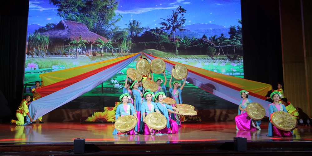 Gần 500 diễn viên lực lượng vũ trang tham gia Liên hoan Hát ru, hát dân ca năm 2024 - ảnh 3