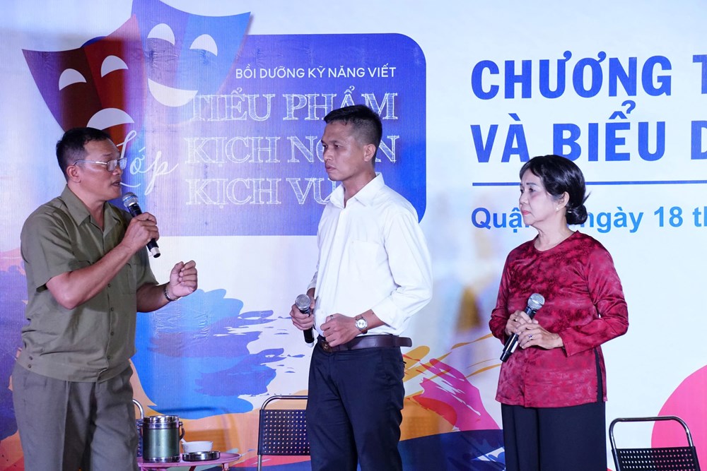 Bế giảng lớp “Bồi dưỡng kỹ năng viết tiểu phẩm, kịch ngắn, kịch vui”năm 2024 - ảnh 1