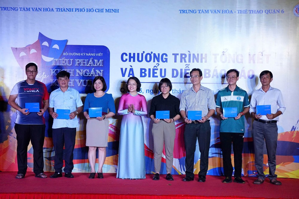 Bế giảng lớp “Bồi dưỡng kỹ năng viết tiểu phẩm, kịch ngắn, kịch vui”năm 2024 - ảnh 4
