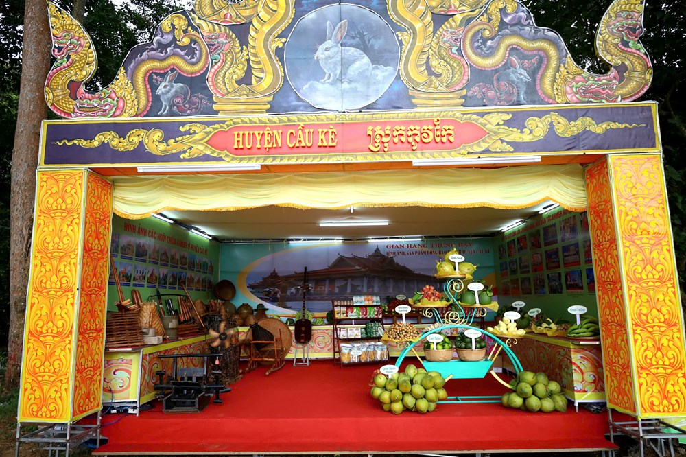 Triển lãm các sản phẩm đặc trưng của đồng bào dân tộc Khmer - ảnh 4
