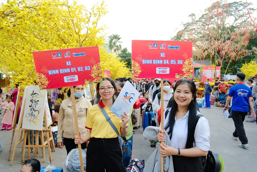 “Chuyến xe mùa xuân” Xuân Ất Tỵ 2025 đưa 2.000 sinh viên và người lao động khó khăn về quê đón Tết - ảnh 2