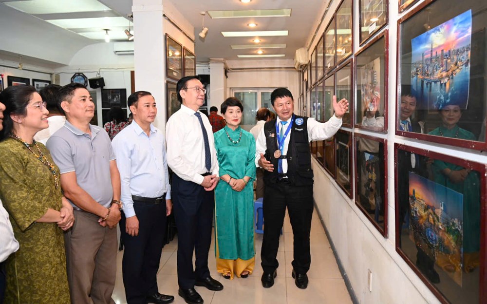 Kỷ niệm 72 năm Ngày Truyền thống Nhiếp ảnh Việt Nam - ảnh 3