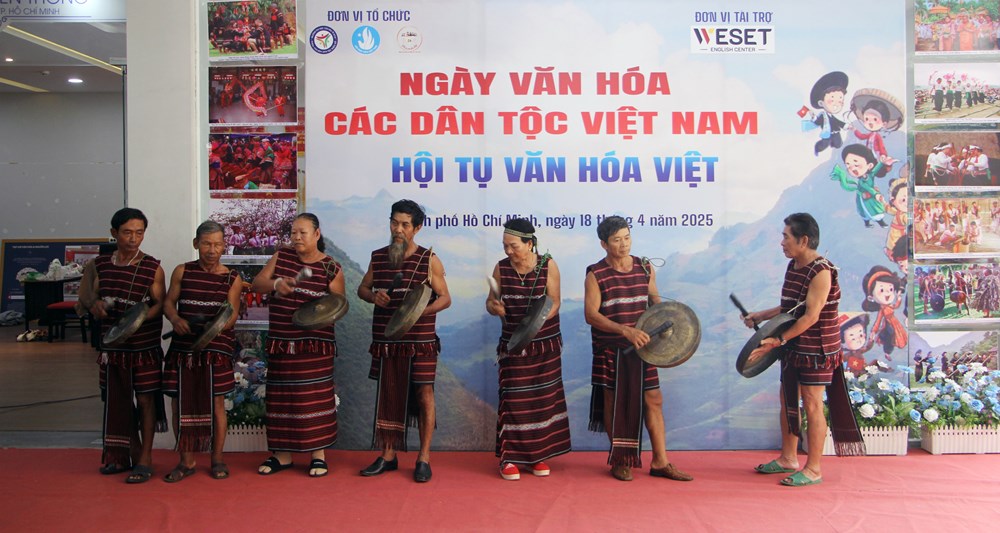 Ngày văn hoá các dân tộc Việt Nam “Hội tụ văn hoá Việt” - ảnh 2