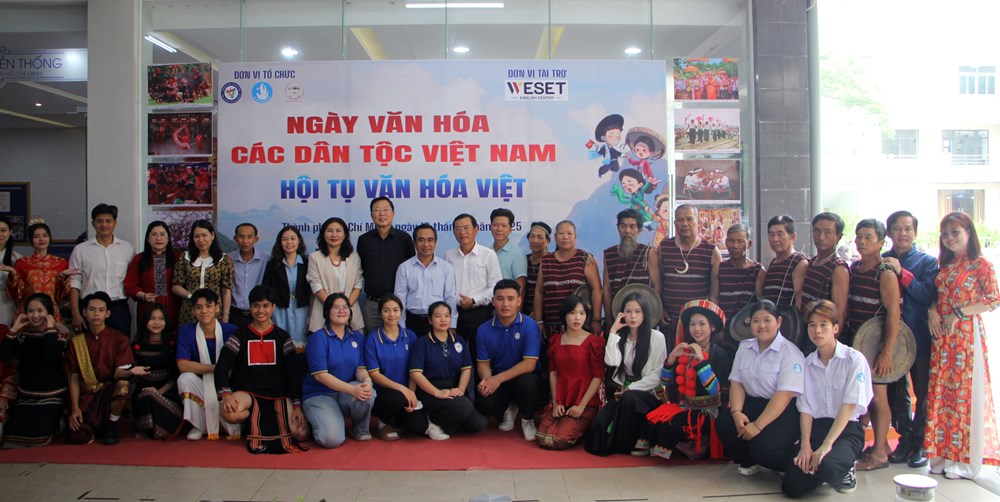 Ngày văn hoá các dân tộc Việt Nam “Hội tụ văn hoá Việt” - ảnh 4