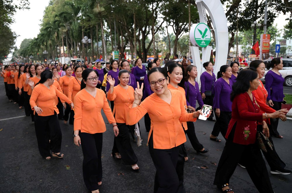 Sắc màu hội tụ - ảnh 6