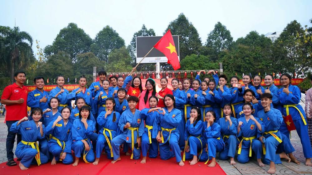 Sắc màu hội tụ - ảnh 15