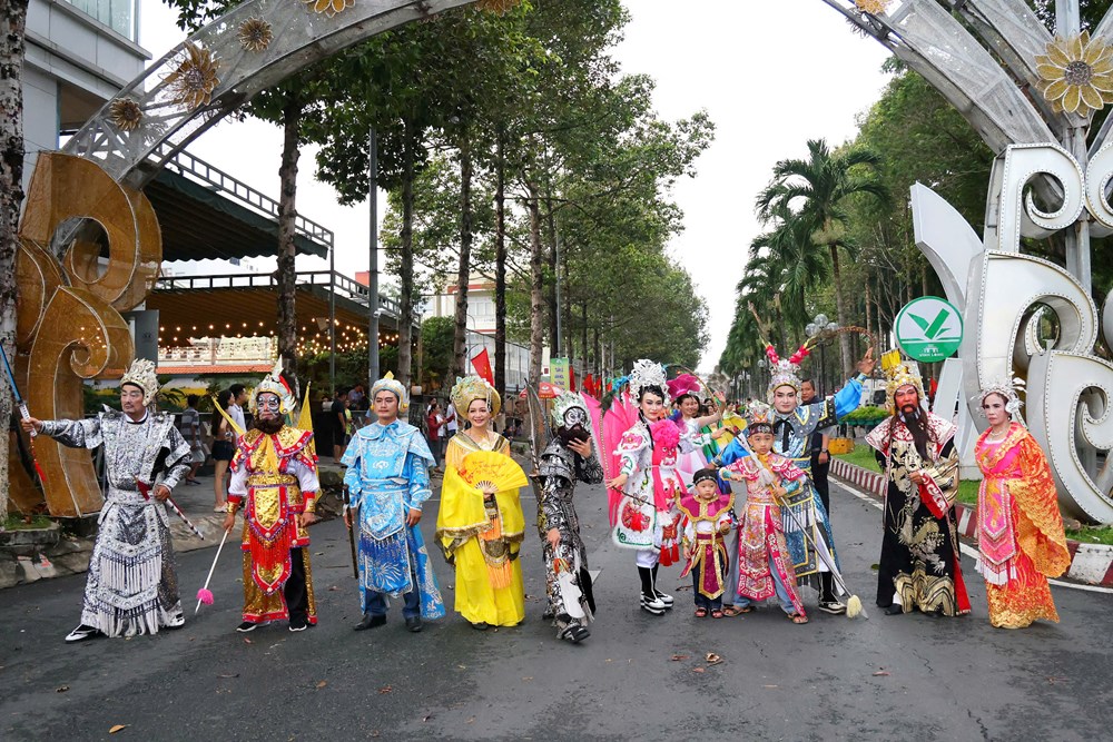 Sắc màu hội tụ - ảnh 11