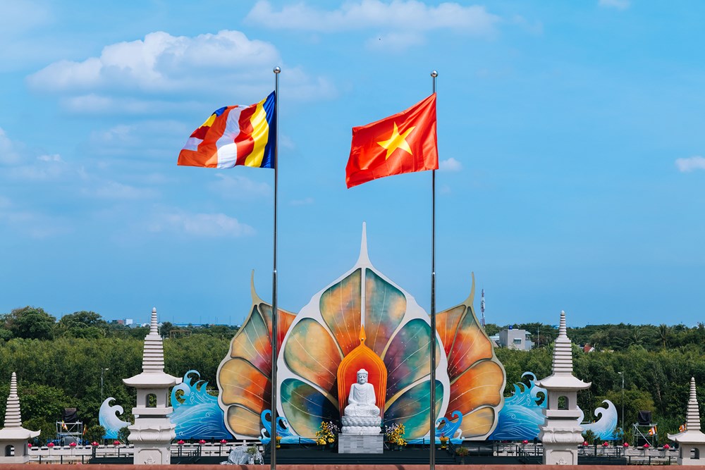Giới thiệu hình ảnh Việt Nam yêu chuộng hòa bình, đoàn kết và hòa hợp - ảnh 1