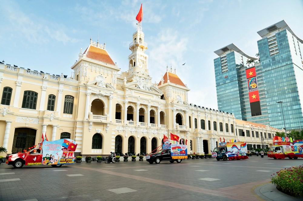 TP.HCM dự kiến trụ sở hành chính mới của 102 phường, xã sau sáp nhập - ảnh 1