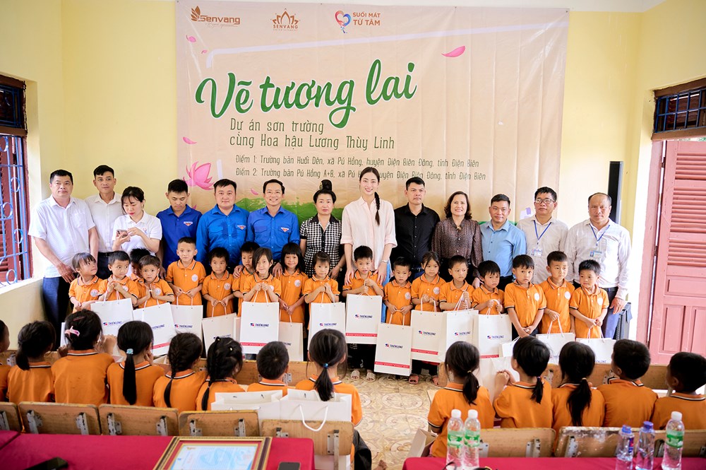 Hoa hậu Lương Thùy Linh hỗ trợ sơn mới 7 điểm trường vùng cao - ảnh 1