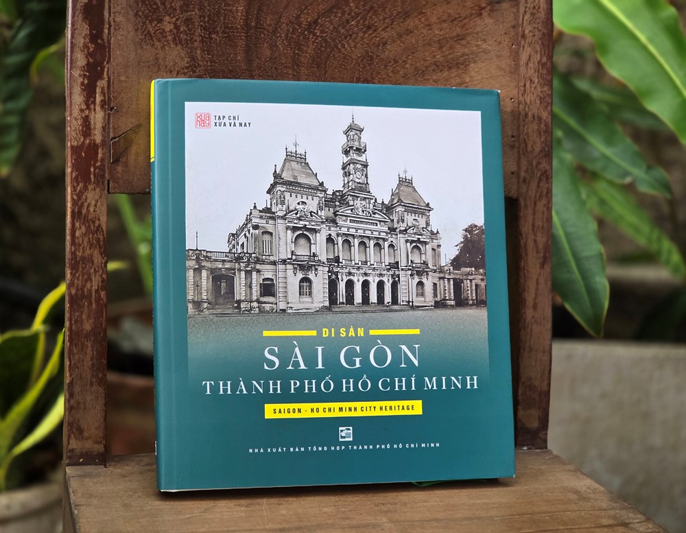 Khám phá văn hóa – kiến trúc Sài Gòn xưa trong sách ảnh song ngữ - ảnh 1