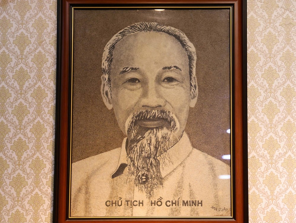 Người miền Tây vẽ chân dung Bác Hồ từ chất liệu dân dã - ảnh 2