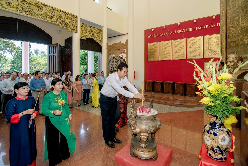 Triển lãm sách chuyên đề về Chủ tịch Hồ Chí Minh - ảnh 1