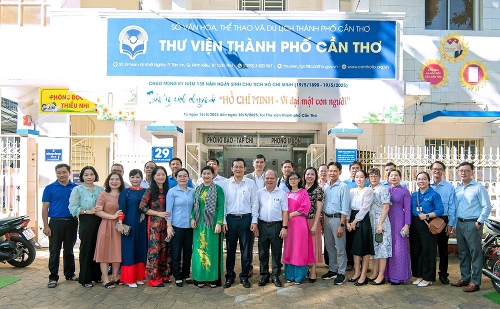 Triển lãm sách chuyên đề về Chủ tịch Hồ Chí Minh - ảnh 3