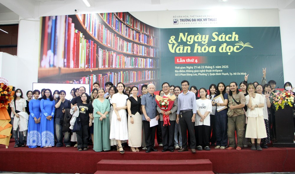 Trường ĐH Mỹ thuật TP.HCM tổ chức Ngày Sách và Văn hóa đọc năm 2025 - ảnh 5