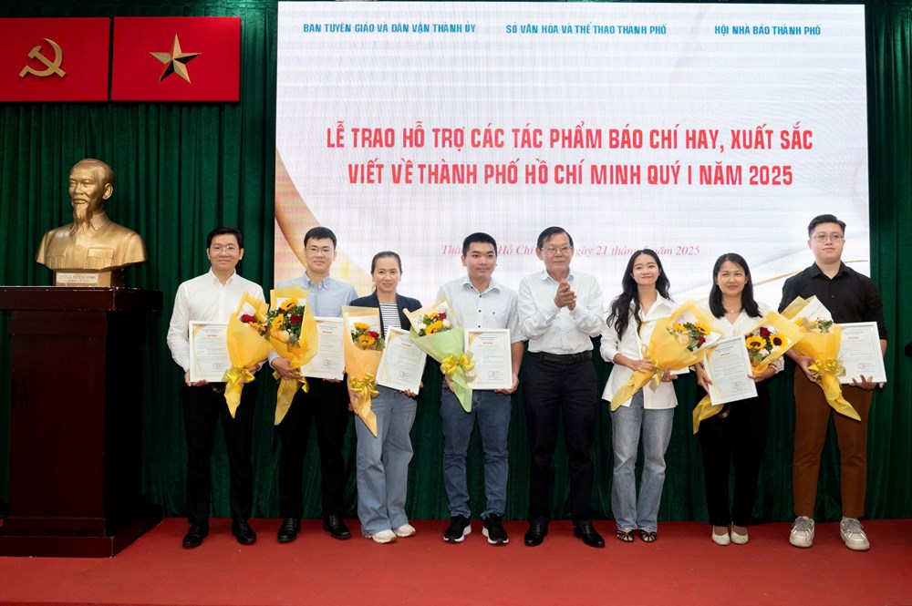 Báo Văn Hoá được trao hỗ trợ tác phẩm báo chí hay, xuất sắc về TP.HCM - ảnh 3