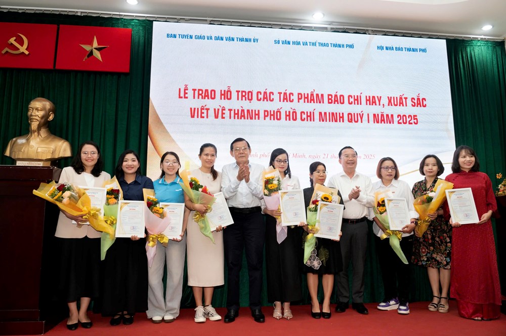 Báo Văn Hoá được trao hỗ trợ tác phẩm báo chí hay, xuất sắc về TP.HCM - ảnh 4