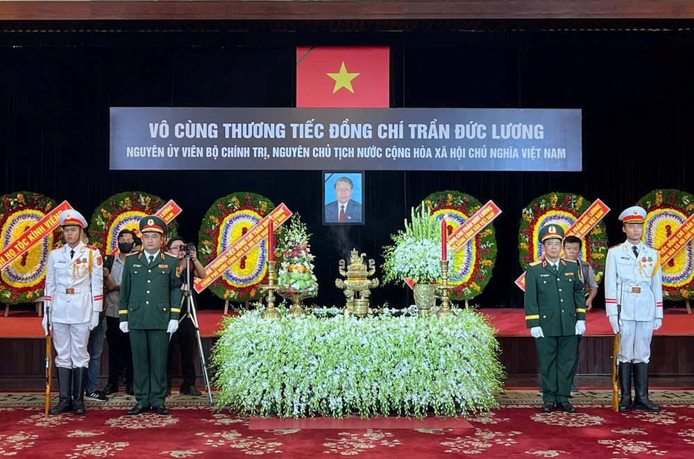 TP.HCM tổ chức trọng thể Lễ viếng nguyên Chủ tịch nước Trần Đức Lương - ảnh 5