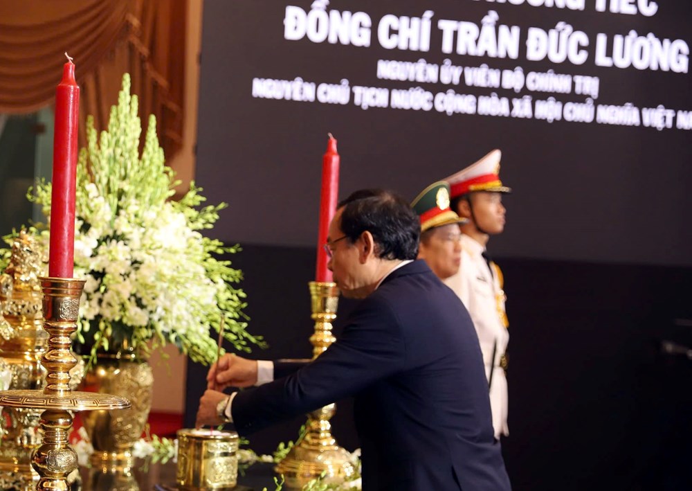 TP.HCM tổ chức trọng thể Lễ viếng nguyên Chủ tịch nước Trần Đức Lương - ảnh 3