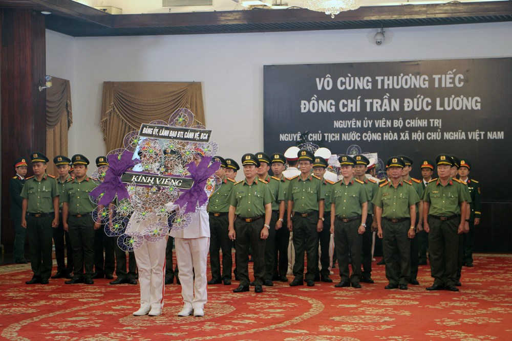 TP.HCM tổ chức trọng thể Lễ viếng nguyên Chủ tịch nước Trần Đức Lương - ảnh 9