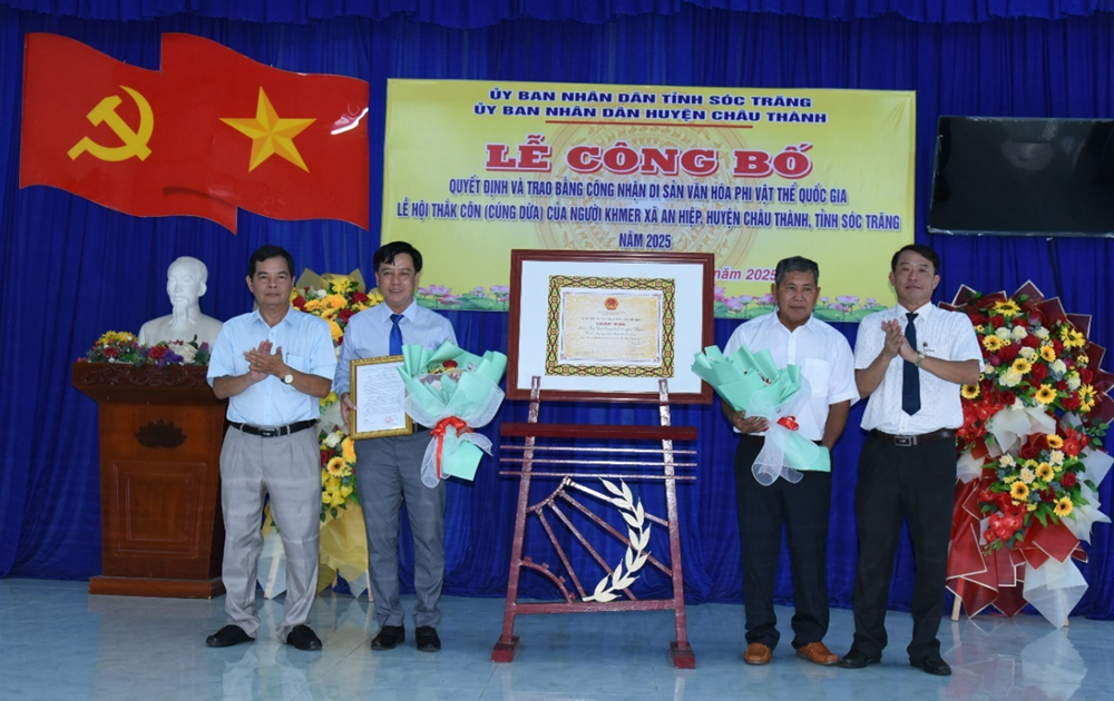 Công bố Di sản văn hóa phi vật thể quốc gia Lễ hội Thắk Côn - ảnh 1