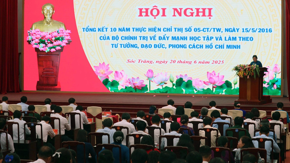 Tổng kết 10 năm thực hiện Chỉ thị số 05 - ảnh 1