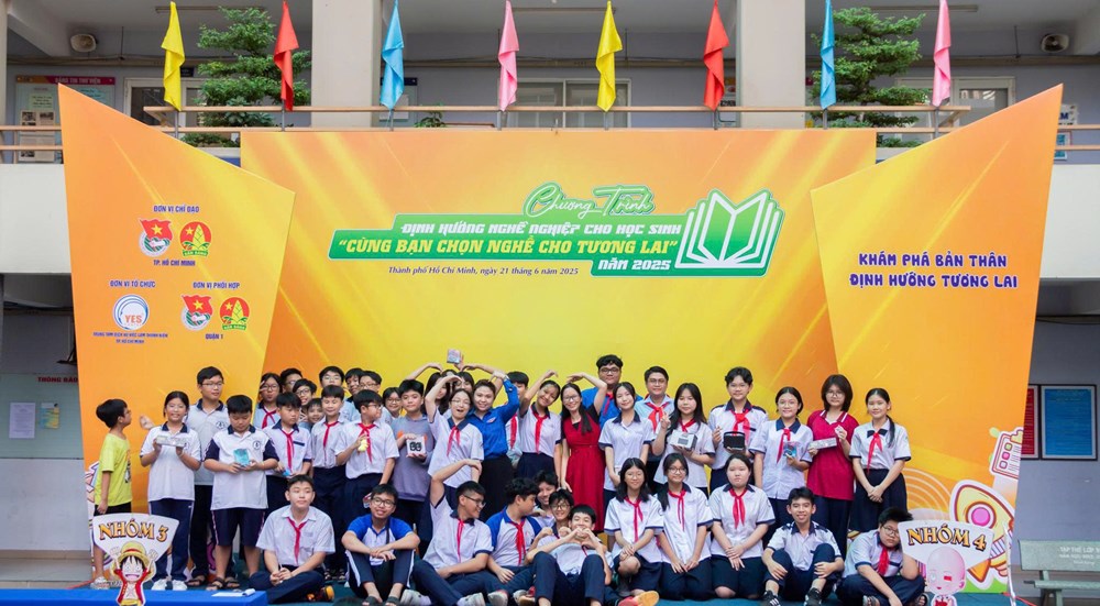 Học sinh THCS tham gia “Cùng bạn chọn nghề cho tương lai” - ảnh 1