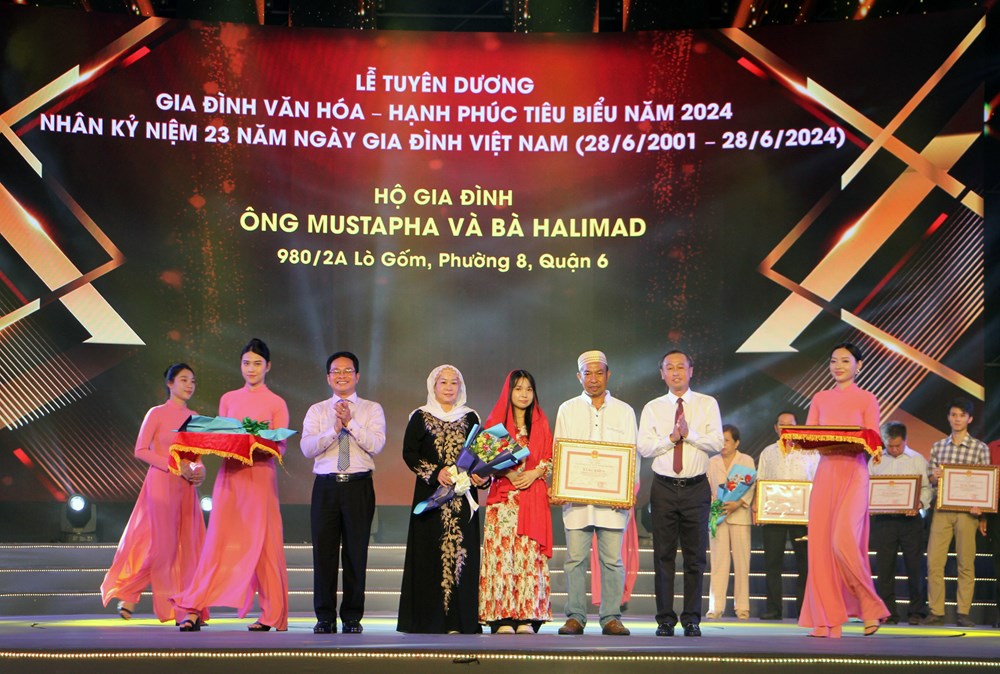 Đẩy mạnh truyền thông về phòng, chống bạo lực gia đình và xây dựng gia đình hạnh phúc - ảnh 3