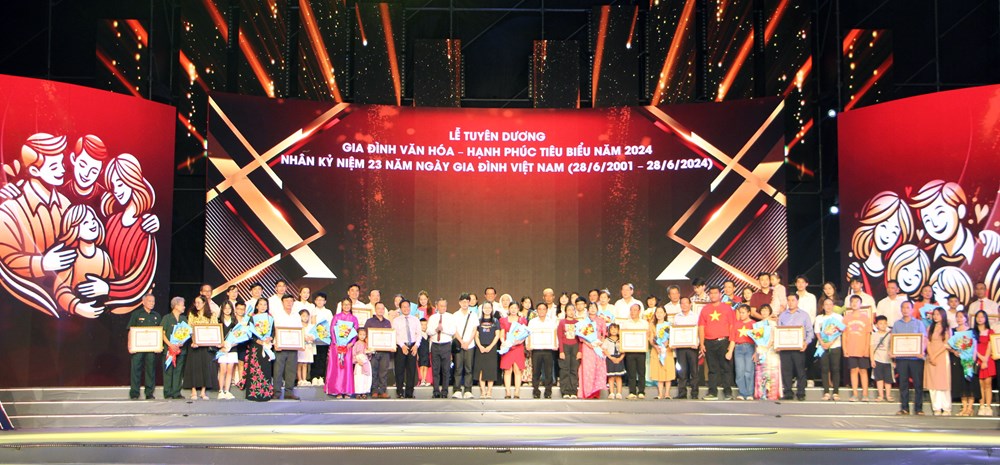 Đẩy mạnh truyền thông về phòng, chống bạo lực gia đình và xây dựng gia đình hạnh phúc - ảnh 4