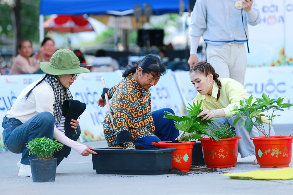 “Cuộc đời nở hoa” vượt mốc 1 tỉ đồng quyên góp sau 12 tập phát sóng - ảnh 2