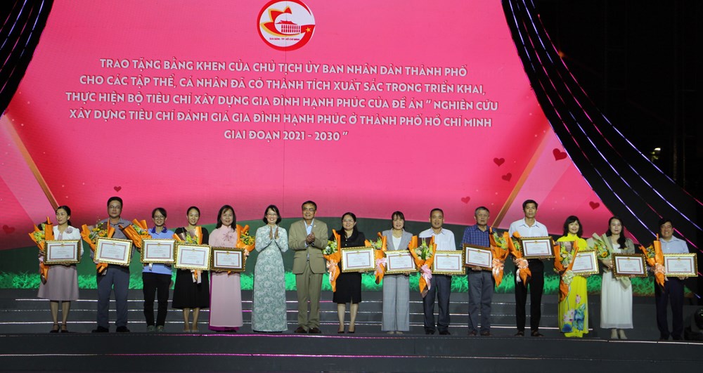 TP.HCM cam kết tiếp tục hỗ trợ các phong trào văn hóa, xây dựng gia đình hạnh phúc - ảnh 2