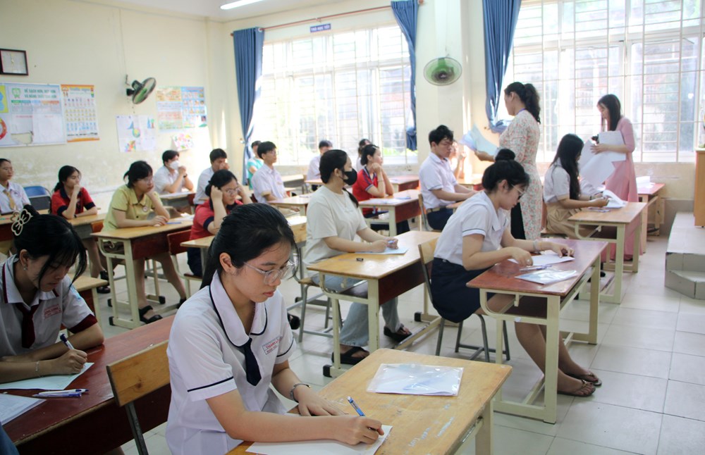 Chuyên gia quốc tế: Kỳ thi tốt nghiệp THPT đã tích cực và linh hoạt hơn - ảnh 1
