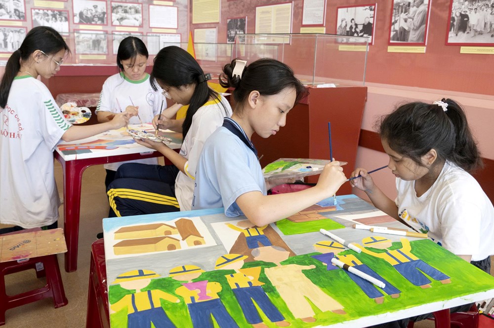 TP.HCM: Hơn 300 thiếu nhi tham gia cuộc thi vẽ tranh về Bác Tôn - ảnh 8