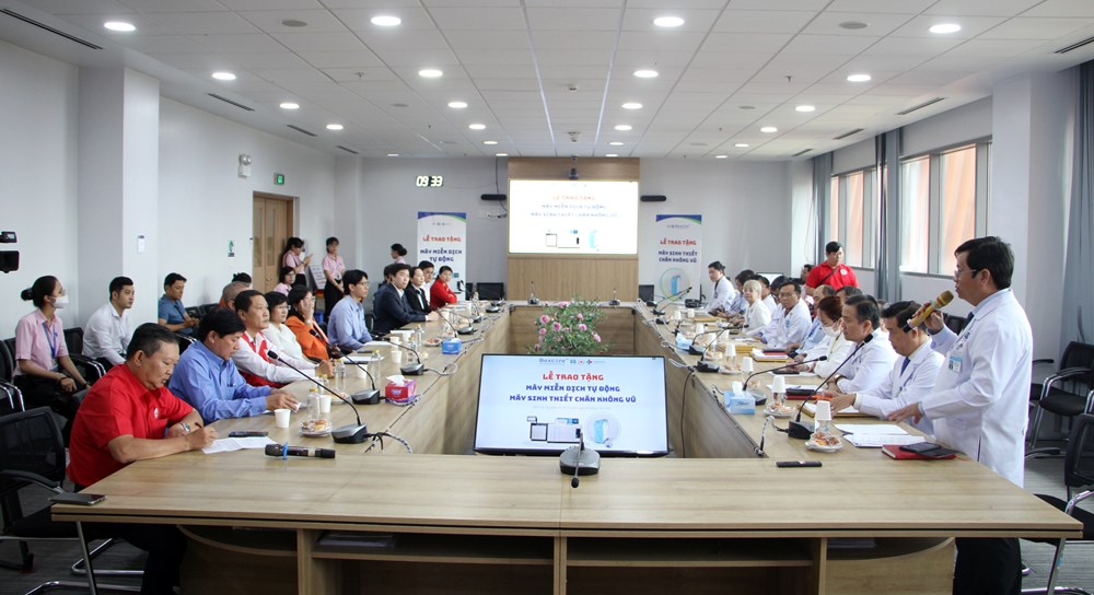 Hỗ trợ thiết bị y tế hiện đại cho Bệnh viện Ung Bướu TP.HCM và Bệnh viện Hùng Vương - ảnh 1