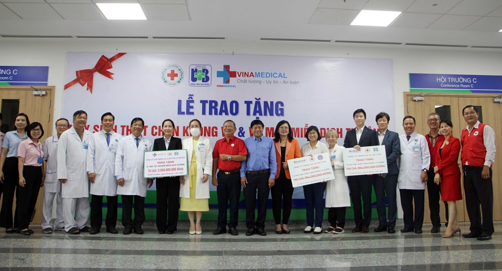 Hỗ trợ thiết bị y tế hiện đại cho Bệnh viện Ung Bướu TP.HCM và Bệnh viện Hùng Vương - ảnh 2