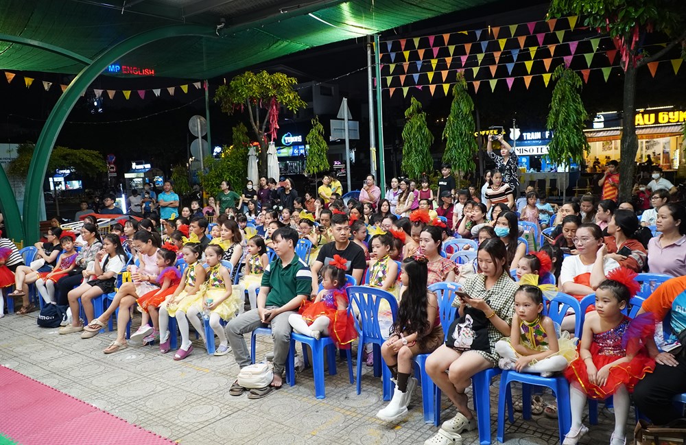 Sân chơi hè rộn ràng sắc màu nghệ thuật dành cho thiếu nhi - ảnh 4