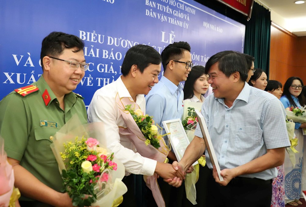 TP.HCM biểu dương 70 tác phẩm báo chí hay, xuất sắc quý 2 năm 2025 - ảnh 2