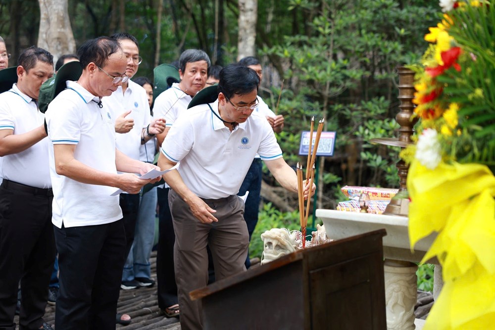 Vun đắp truyền thống “Uống nước nhớ nguồn” trong sinh viên - ảnh 2