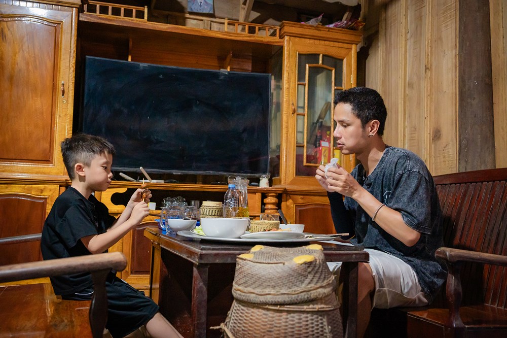 Màn đổi vai đầy thử thách giữa hai ông bố - ảnh 3