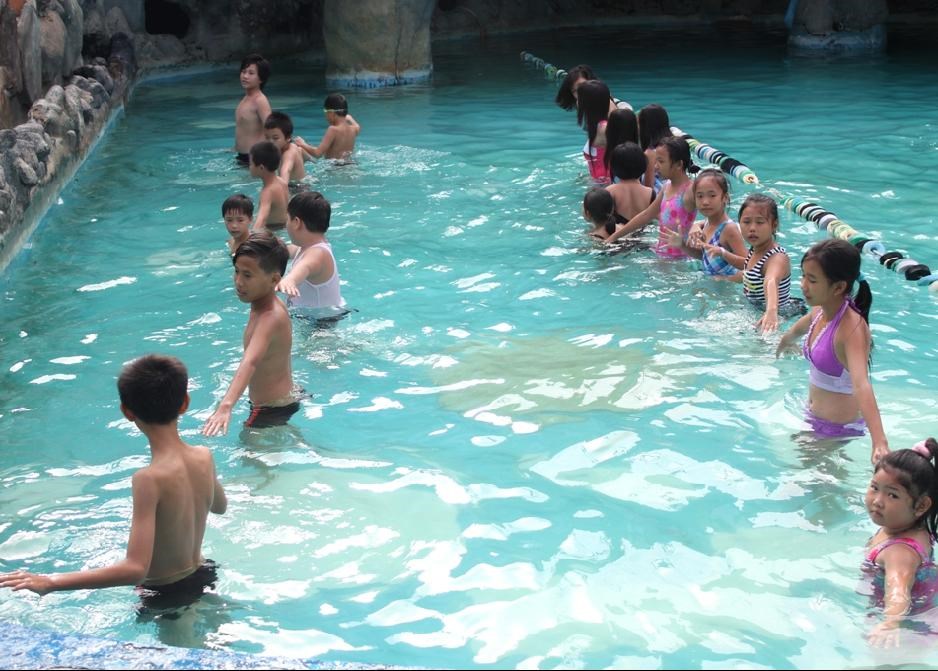 Câu chuyện nhói lòng ở An Khánh, Hà Nội: Giá như các em biết bơi... - ảnh 1