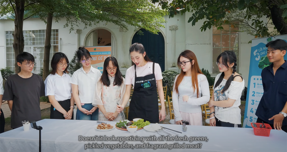 Hoa hậu Lương Thùy Linh khám phá ẩm thực Việt dưới góc nhìn dinh dưỡng cùng UNICEF - ảnh 1